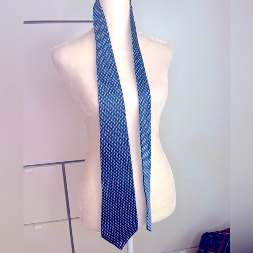 Lord & Taylor Men's Silk Tie Made in Italy Navy Blue White Necktie